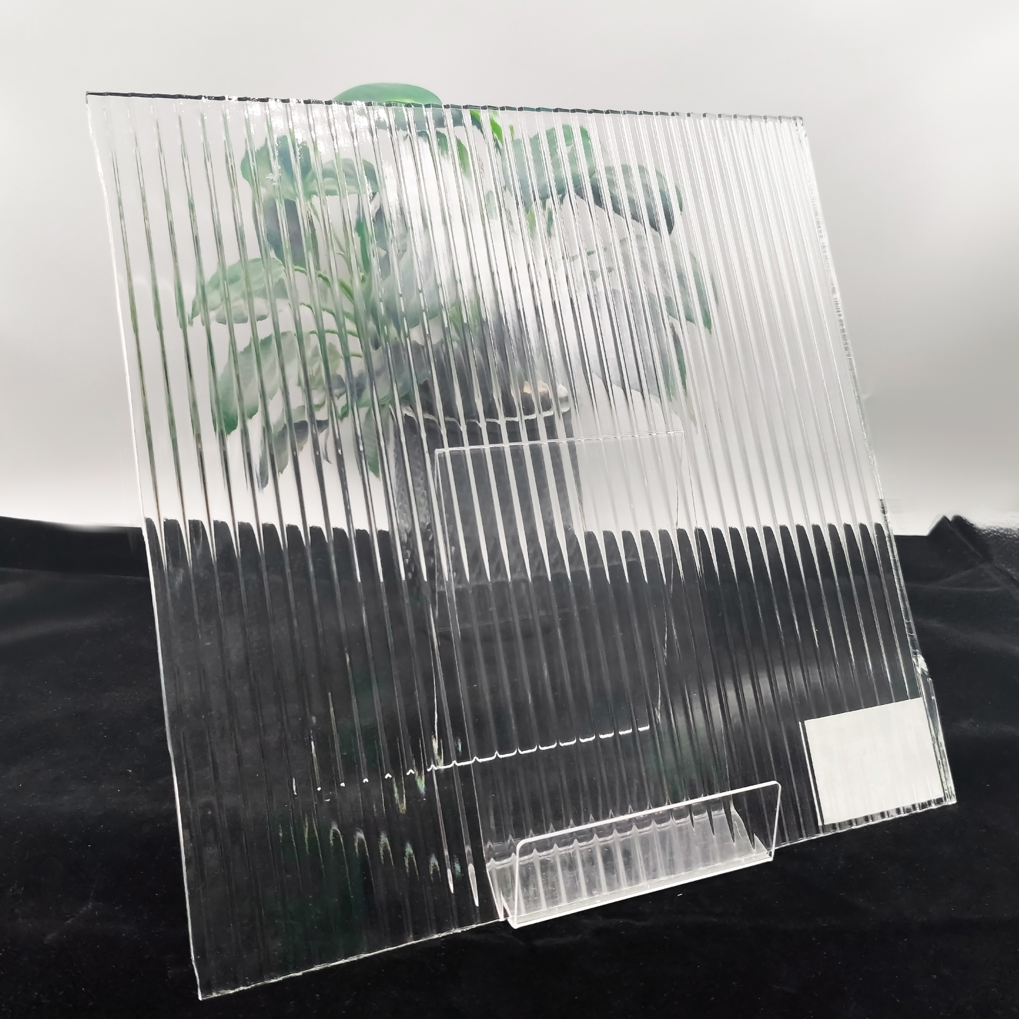 زجاج ذو نمط محكم