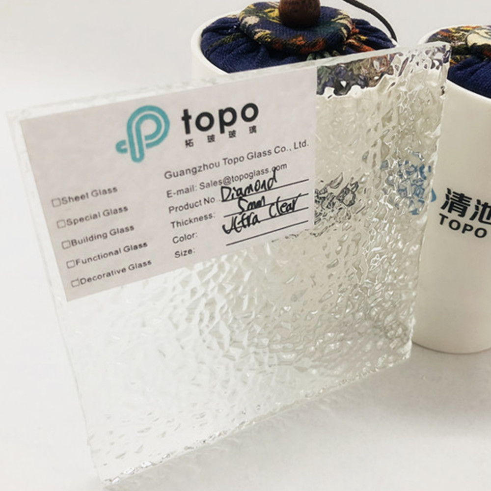 3 مللي متر 4 مللي متر 5 مللي متر 6 مللي متر 8 مللي متر زجاج فائق الوضوح منخفض الحديد بنمط الماس