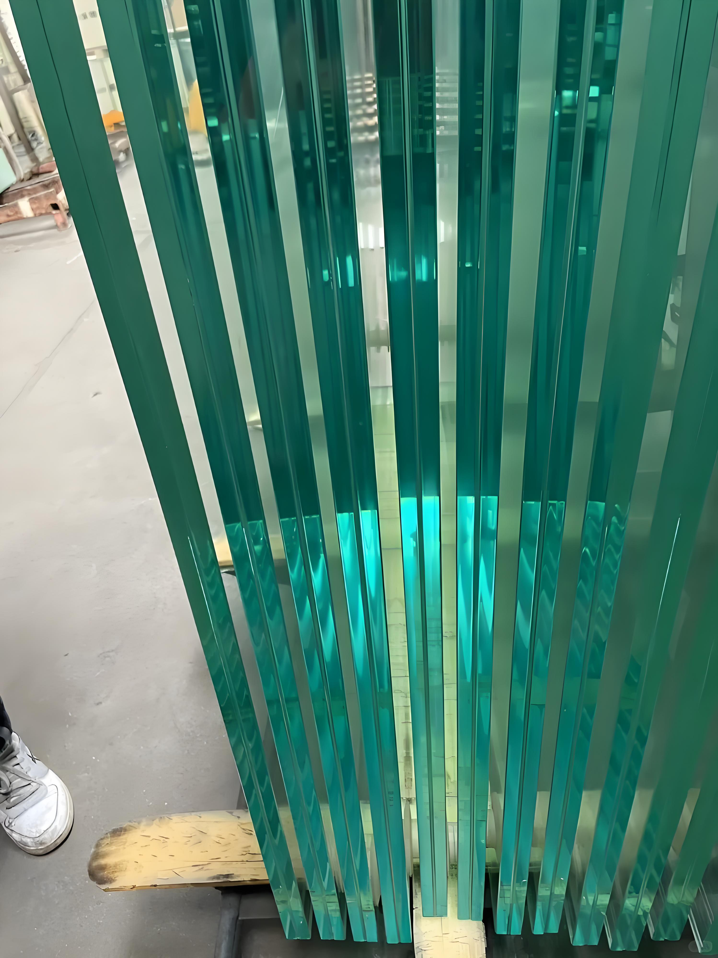 الزجاج المقسى(7)