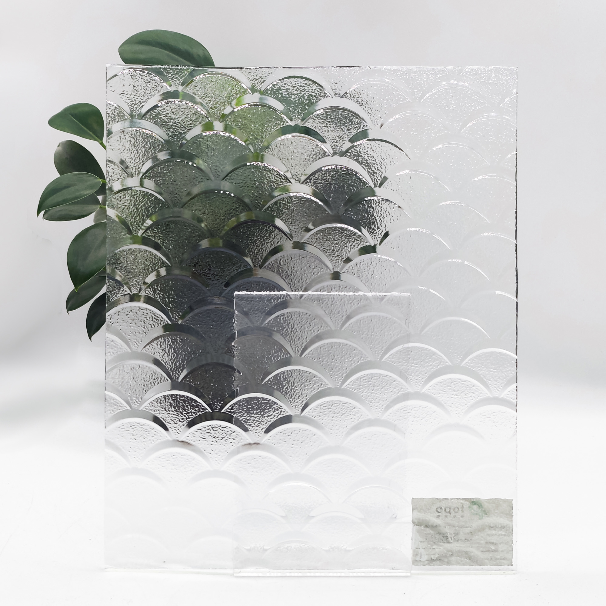 الزجاج الغامض