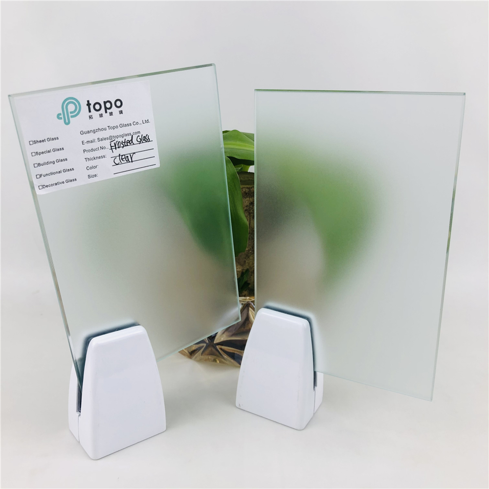 زجاج بلوري شفاف 