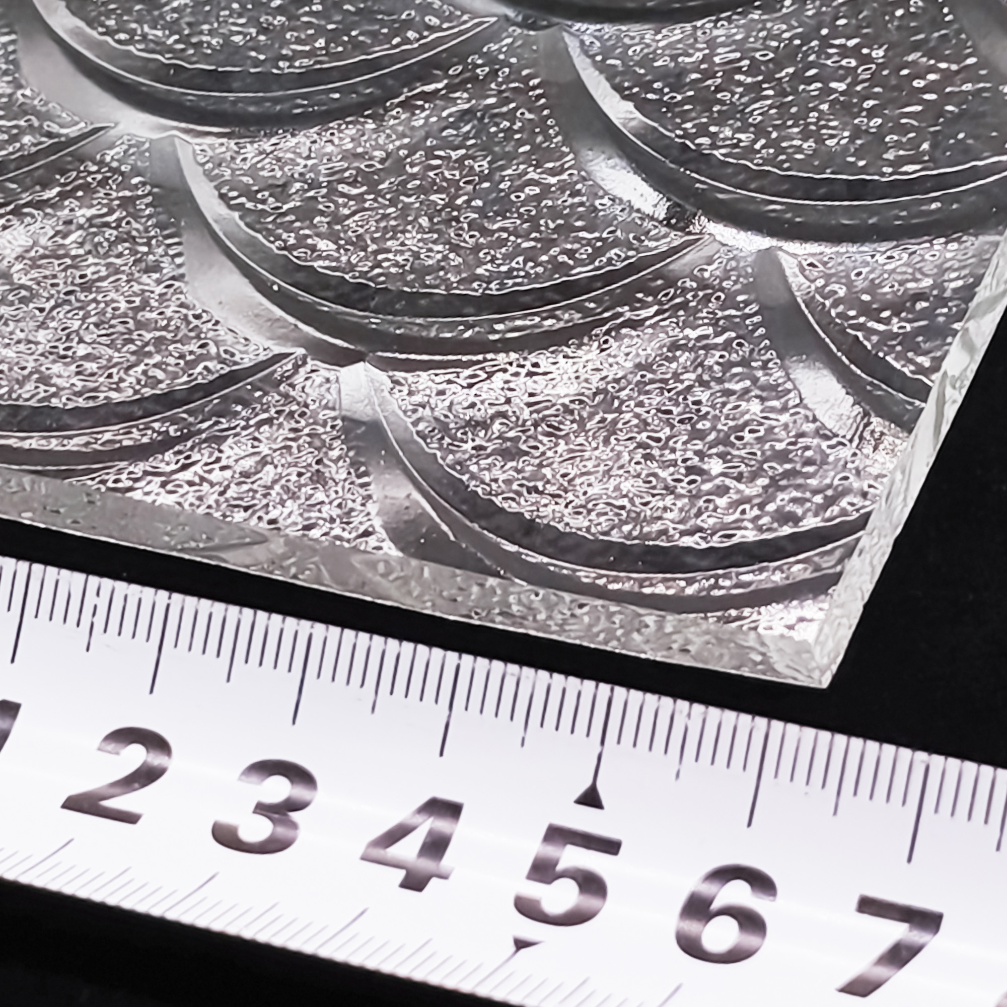 الزجاج الغامض