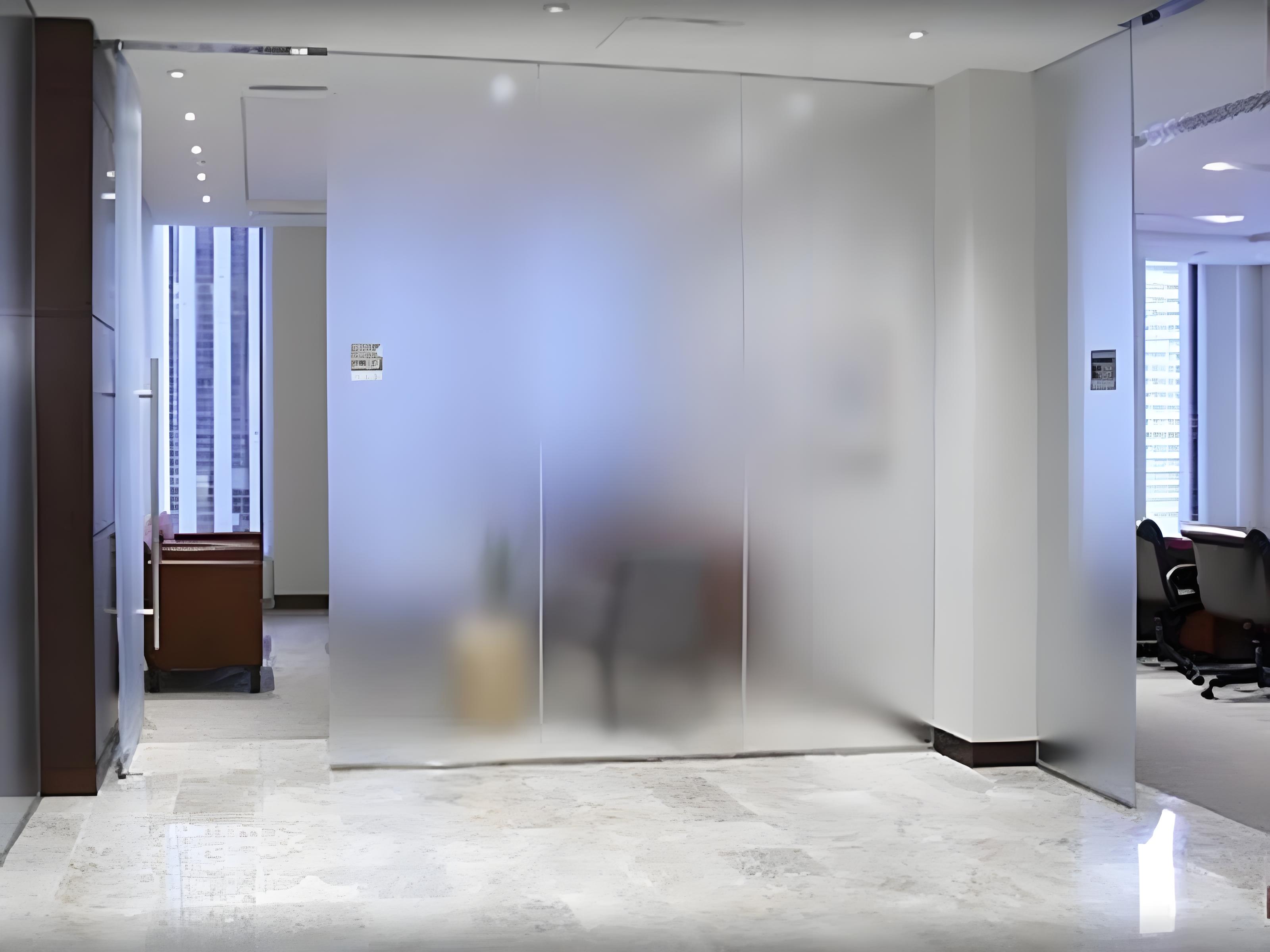 زجاج بلوري محفور بالحمض