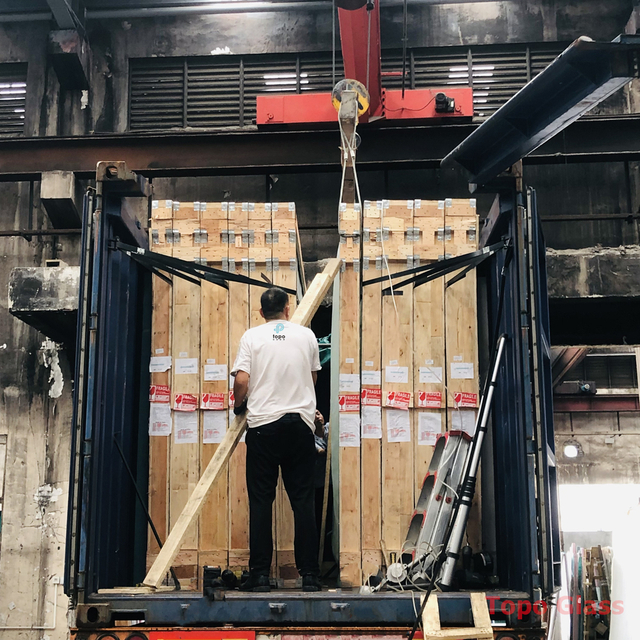 تحميل الزجاج (12)