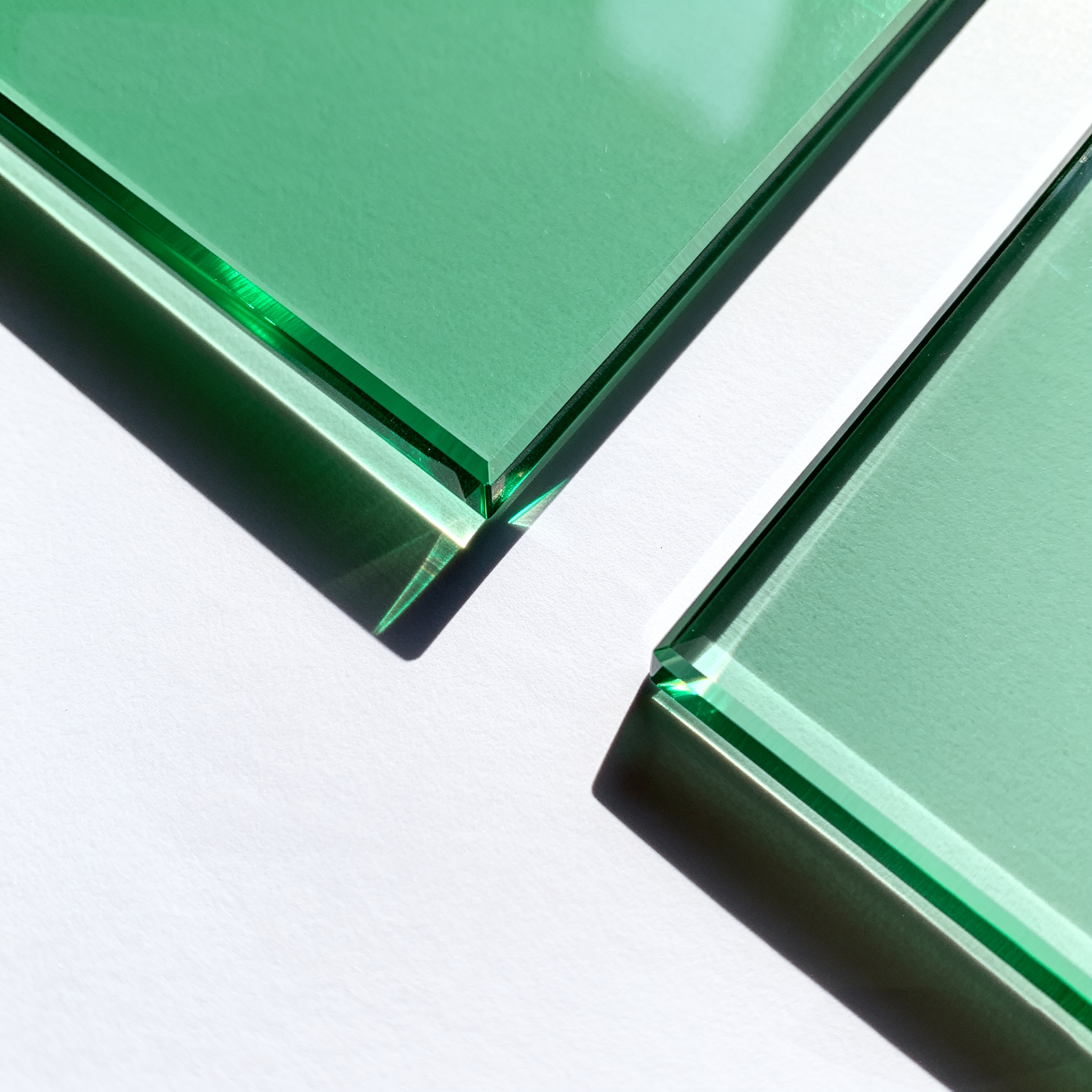 الزجاج المصقول الأخضر