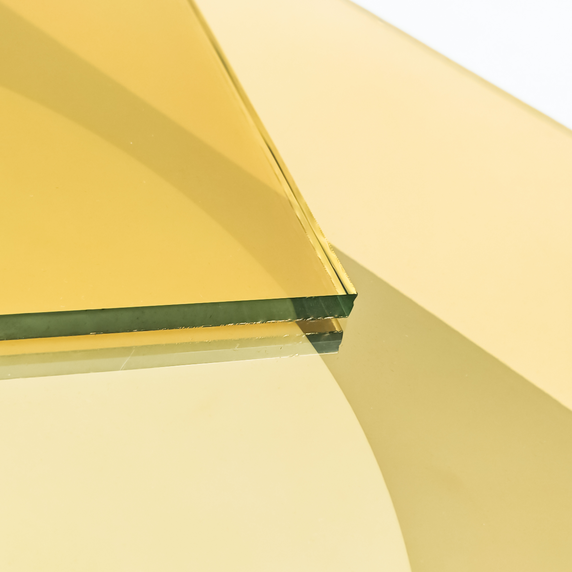 زجاج عاكس مطلي بالذهب (5)