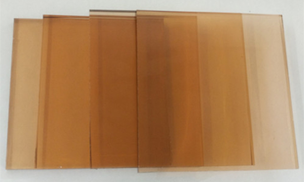 الزجاج الوردي