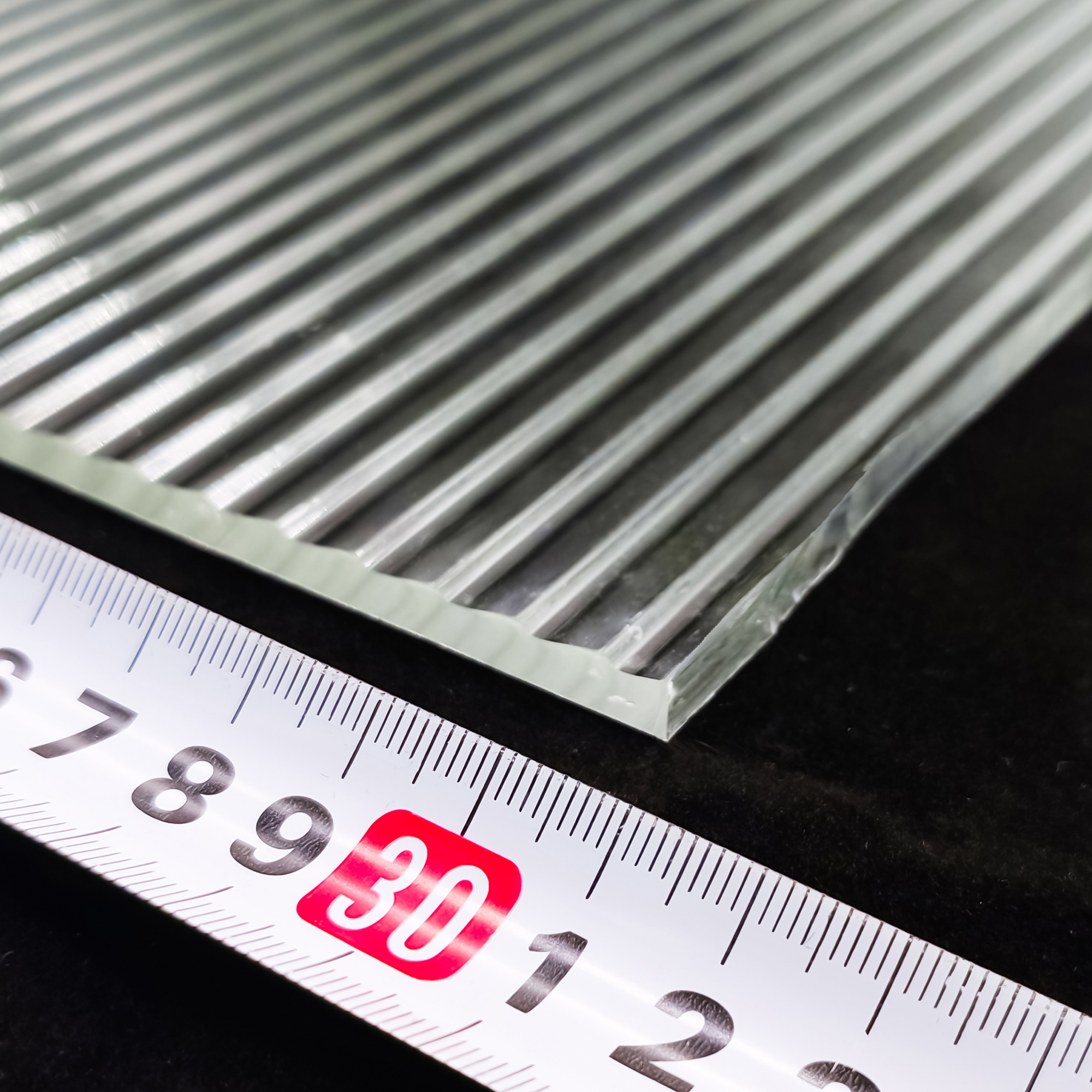 زجاج ذو نمط محكم