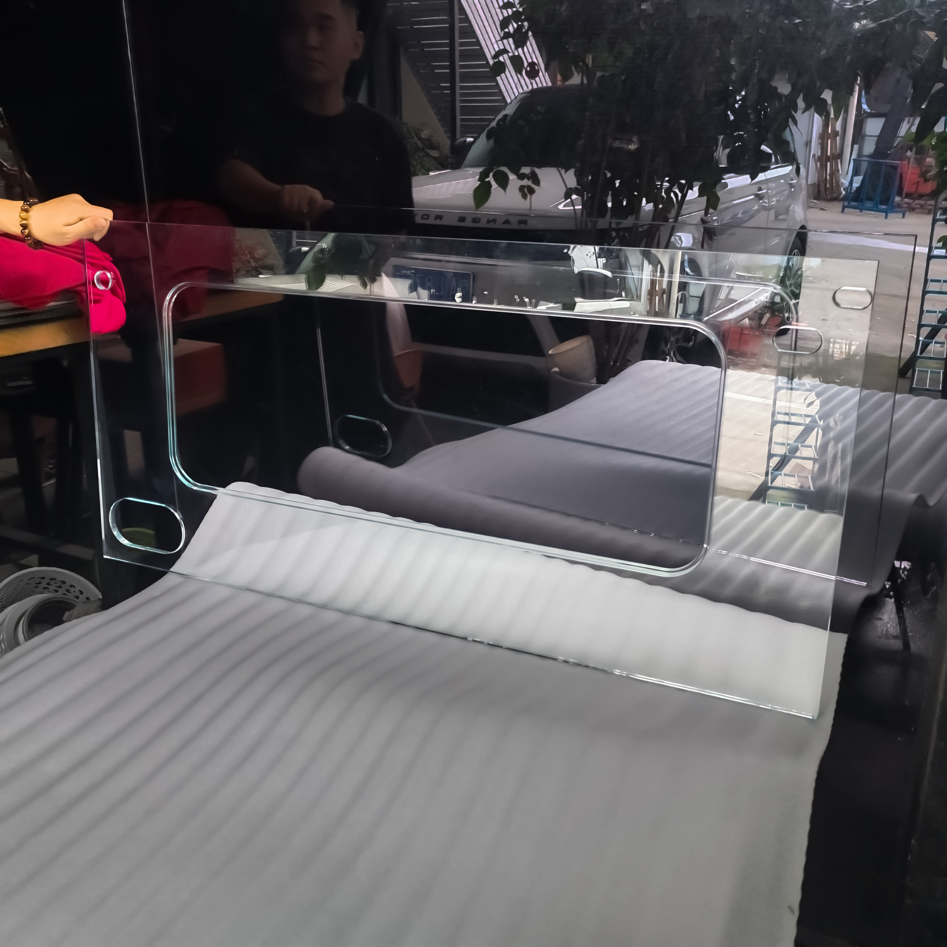 زجاج مقوى متكامل لأحواض السمك