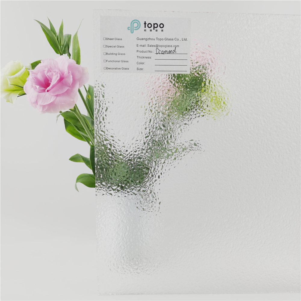 3 مللي متر 4 مللي متر 5 مللي متر 6 مللي متر 8 مللي متر زجاج فائق الوضوح منخفض الحديد بنمط الماس